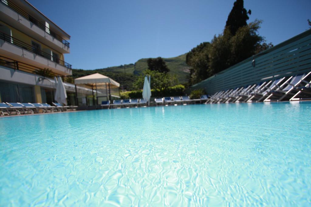 Hotel Miorelli Torbole Sul Garda Ngoại thất bức ảnh
