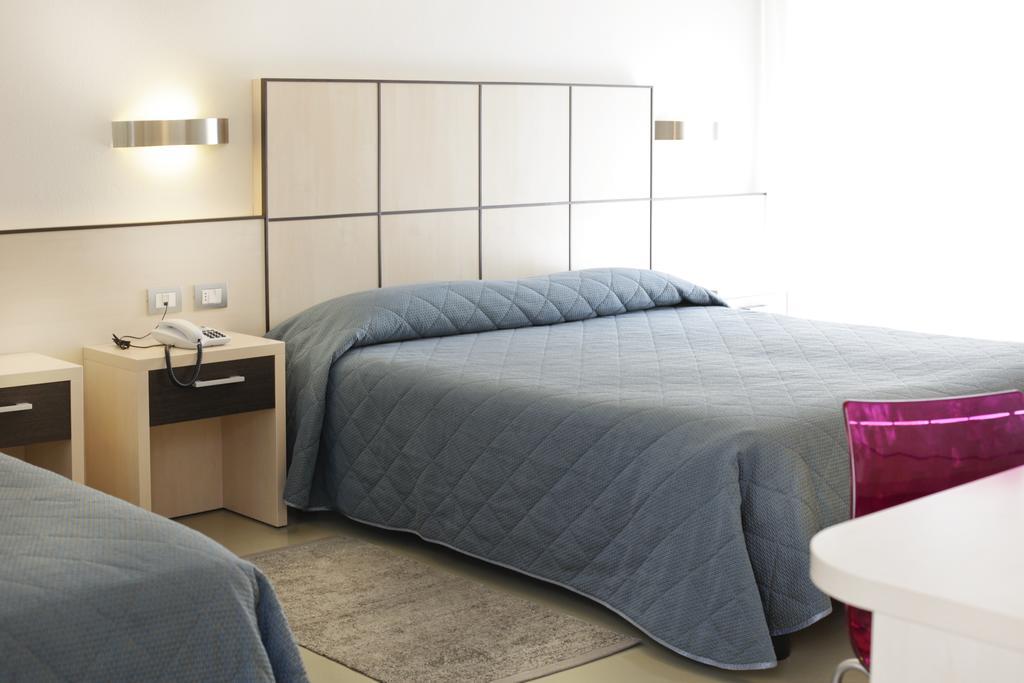 Hotel Miorelli Torbole Sul Garda Ngoại thất bức ảnh