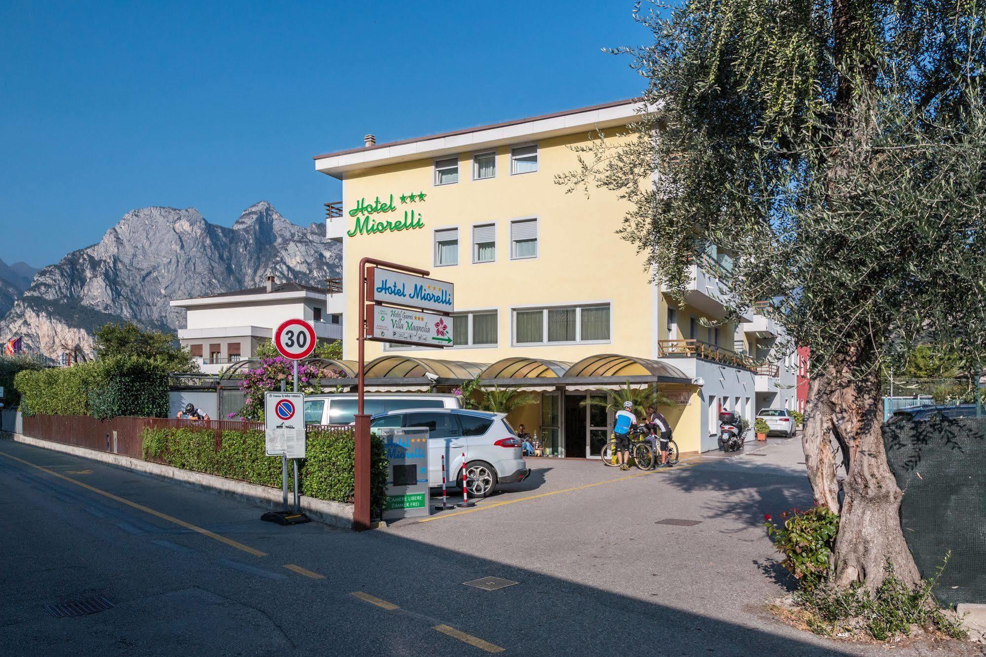 Hotel Miorelli Torbole Sul Garda Ngoại thất bức ảnh