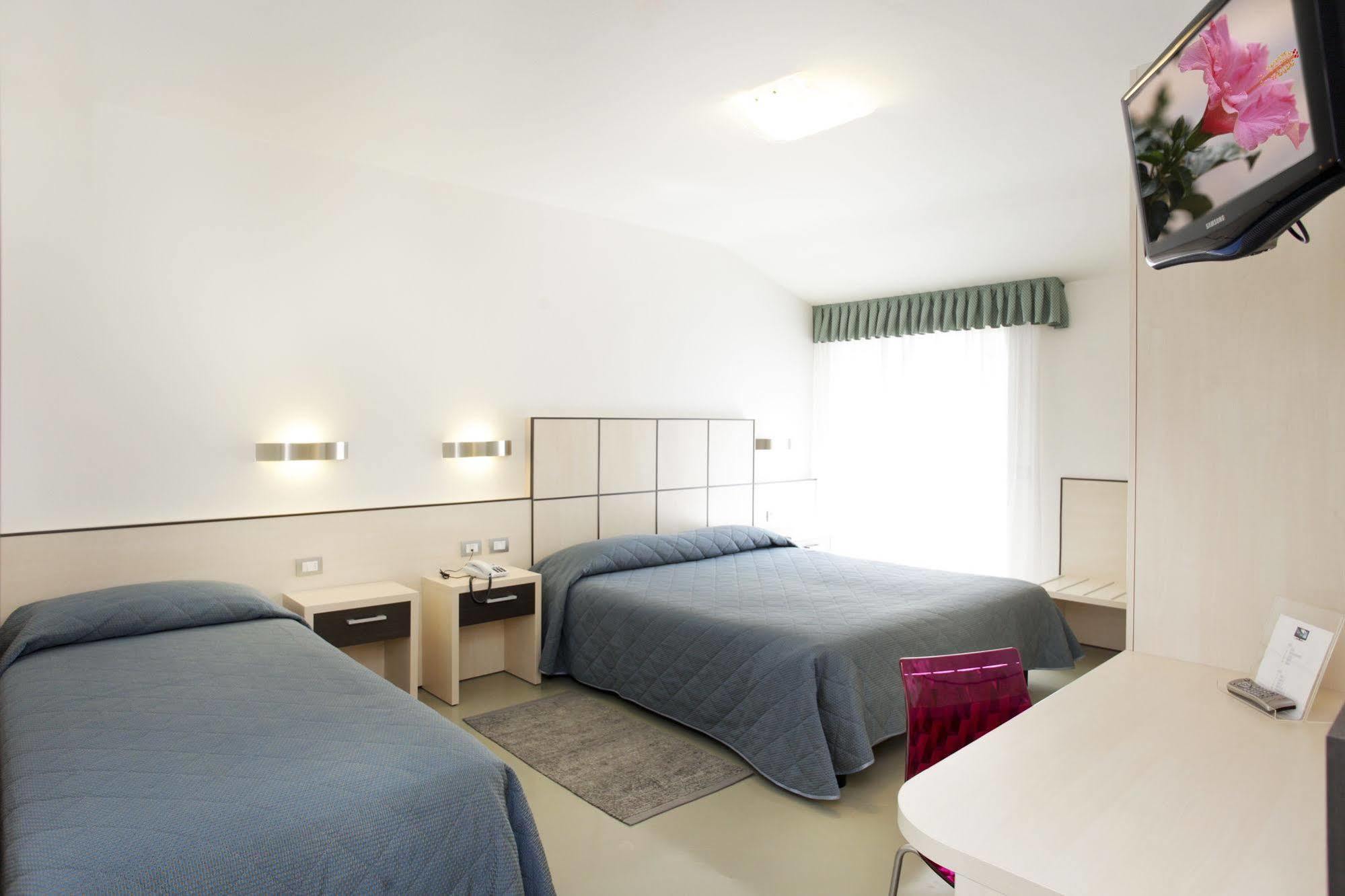 Hotel Miorelli Torbole Sul Garda Ngoại thất bức ảnh