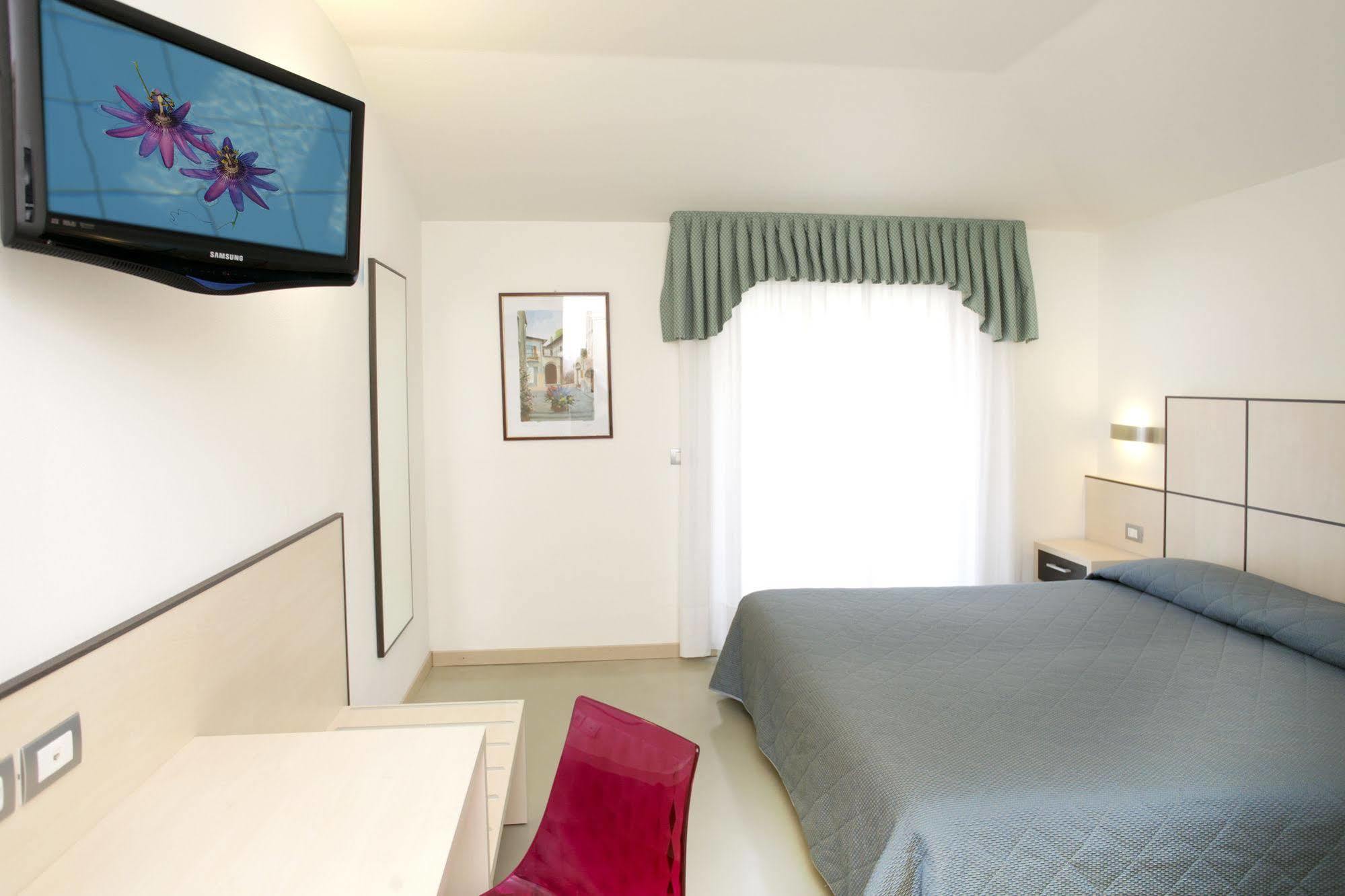 Hotel Miorelli Torbole Sul Garda Ngoại thất bức ảnh