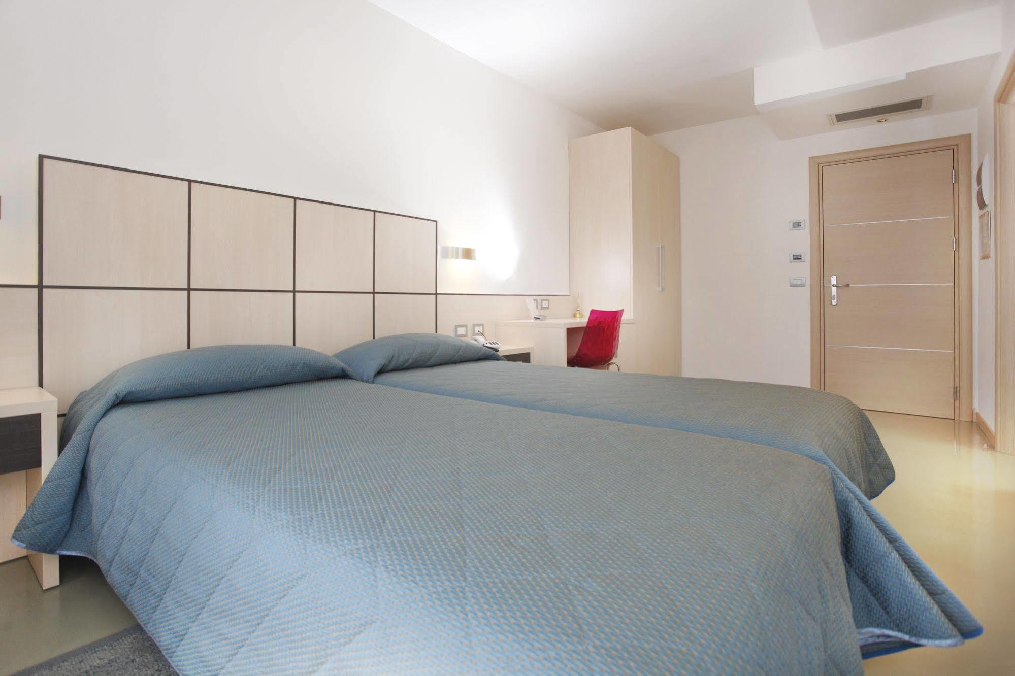 Hotel Miorelli Torbole Sul Garda Ngoại thất bức ảnh