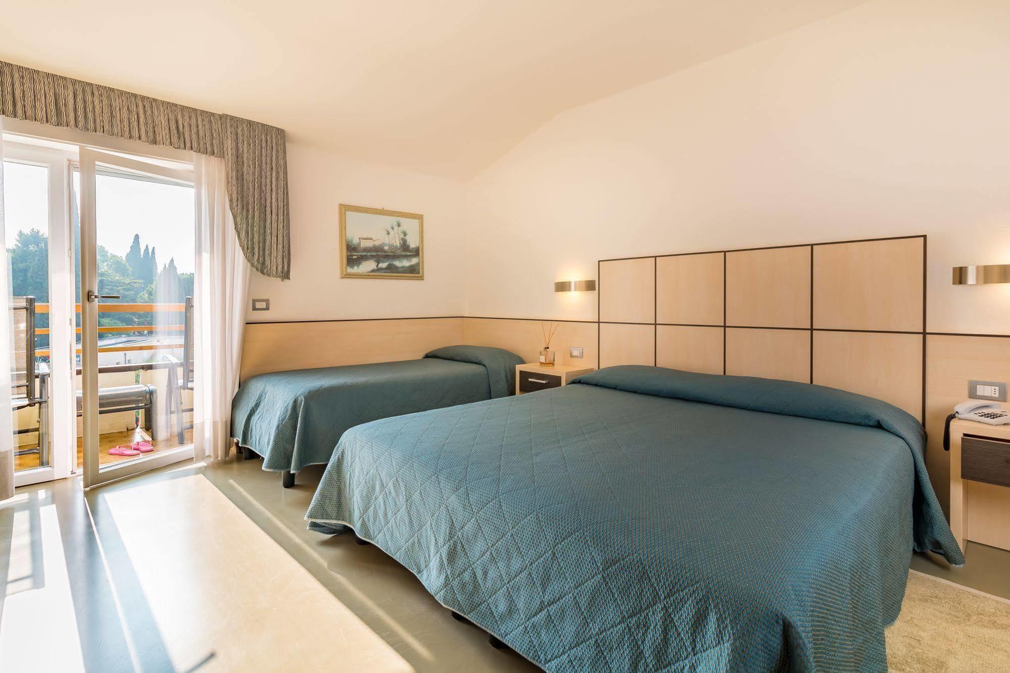 Hotel Miorelli Torbole Sul Garda Ngoại thất bức ảnh