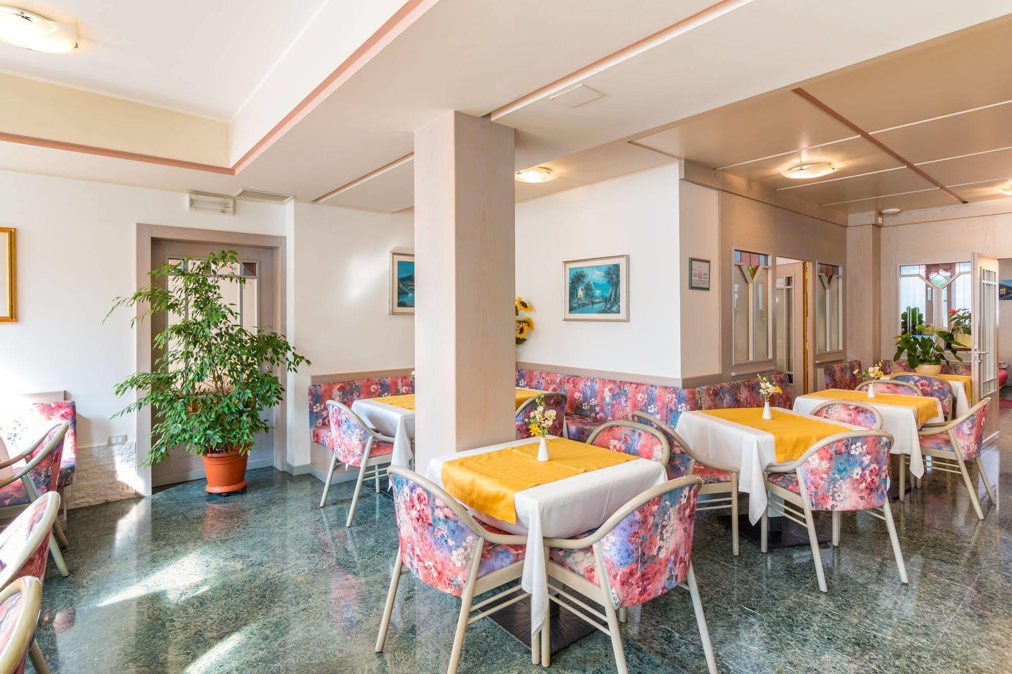 Hotel Miorelli Torbole Sul Garda Ngoại thất bức ảnh